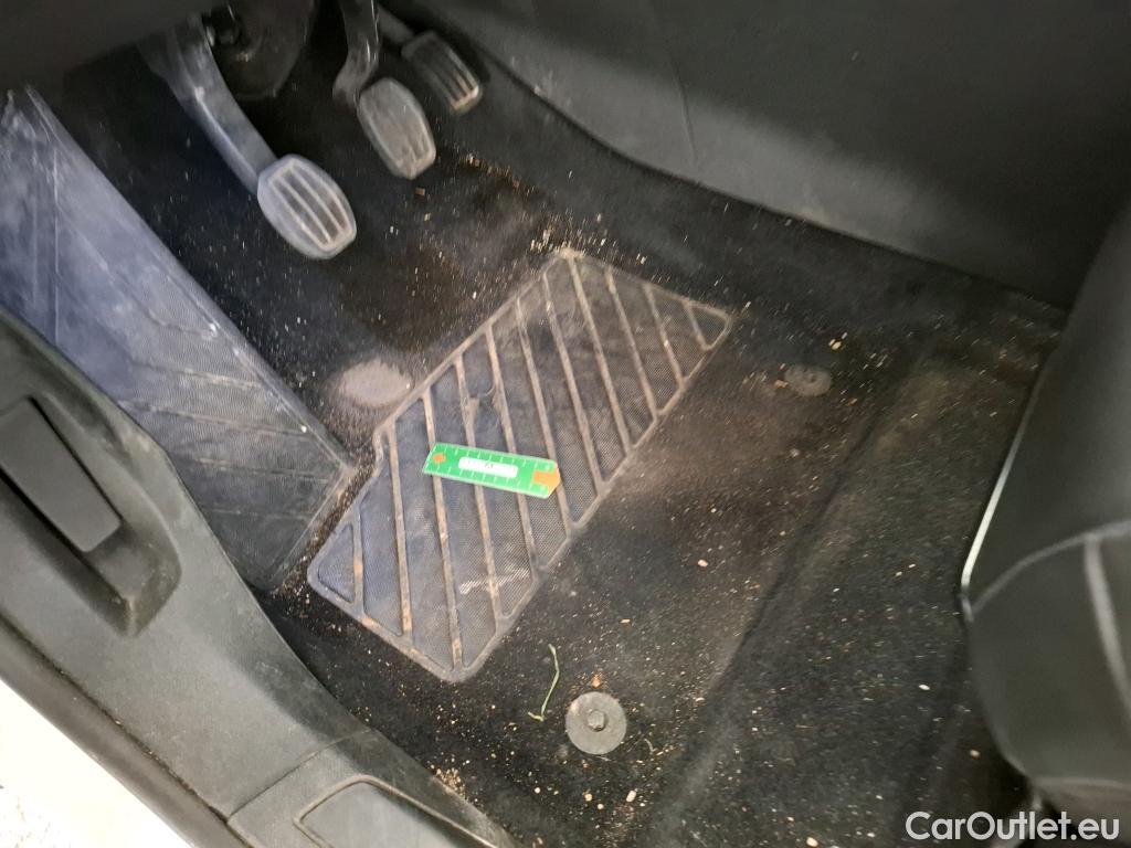  Citroen  C5 Aircross CITROEN  / 2022 / 5P / SUV PureTech 130 S&S BVM6 Feel #17