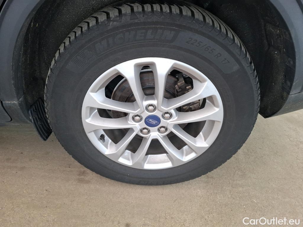  Ford  Kuga FORD  / 2019 / 5P / SUV 2.5 Dur 225 hybrid PHEV Pshift Titanium #77