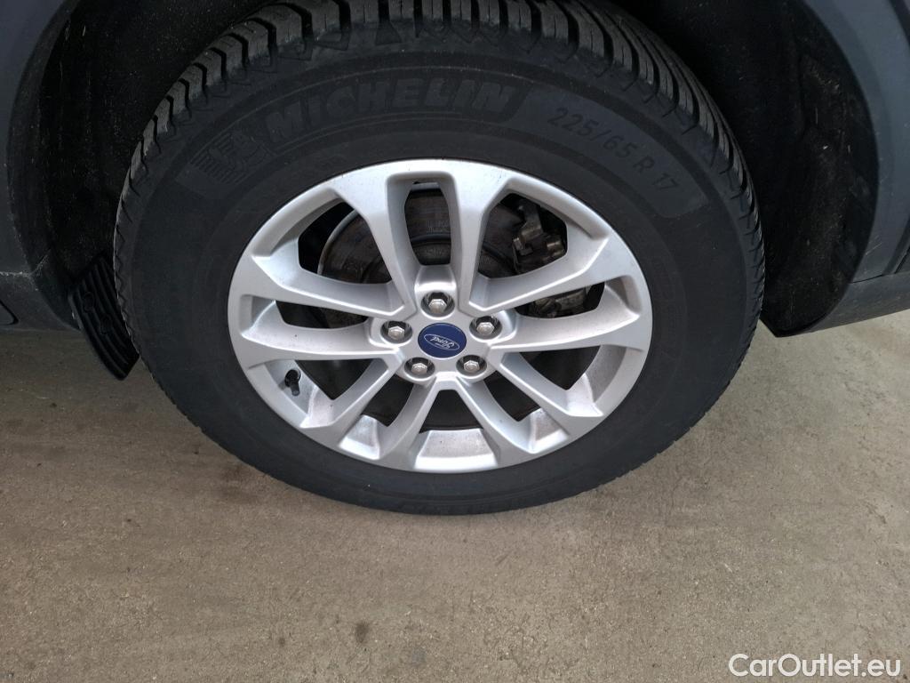  Ford  Kuga FORD  / 2019 / 5P / SUV 2.5 Dur 225 hybrid PHEV Pshift Titanium #58