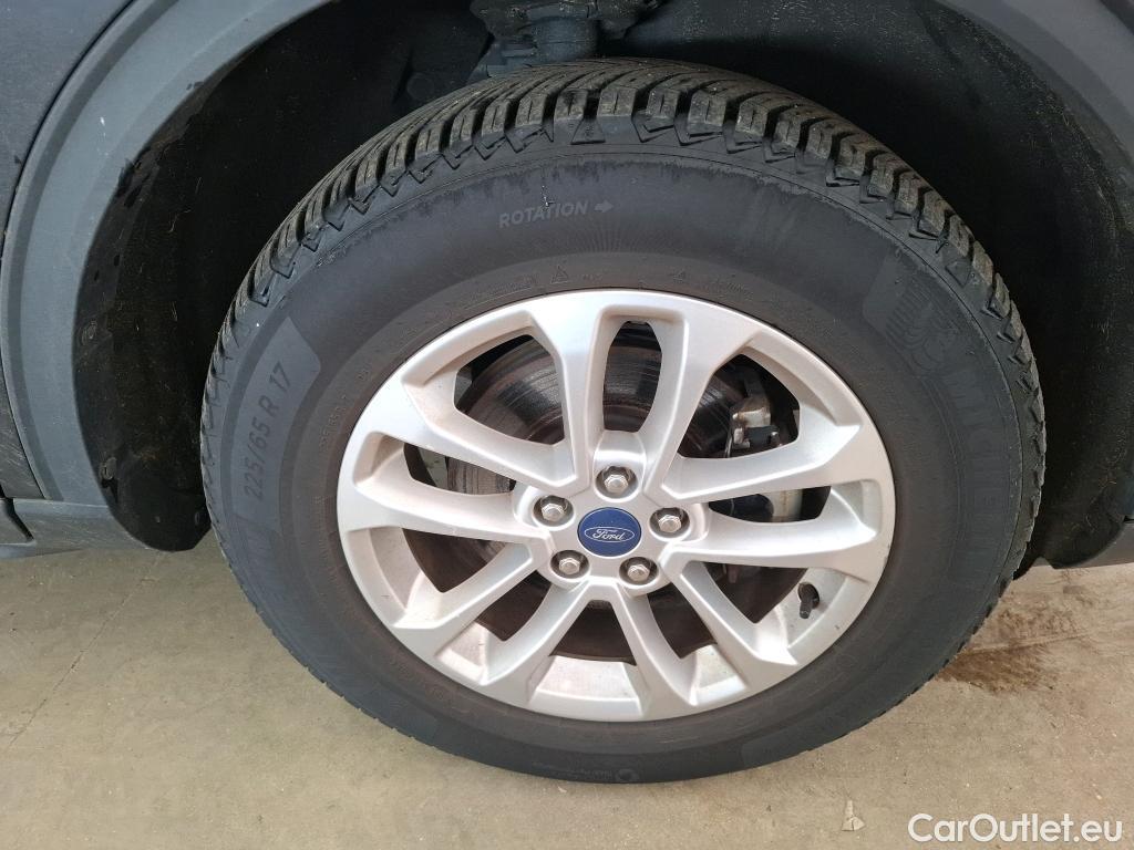  Ford  Kuga FORD  / 2019 / 5P / SUV 2.5 Dur 225 hybrid PHEV Pshift Titanium #32
