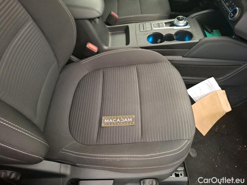  Ford  Kuga FORD  / 2019 / 5P / SUV 2.5 Dur 225 hybrid PHEV Pshift Titanium #82