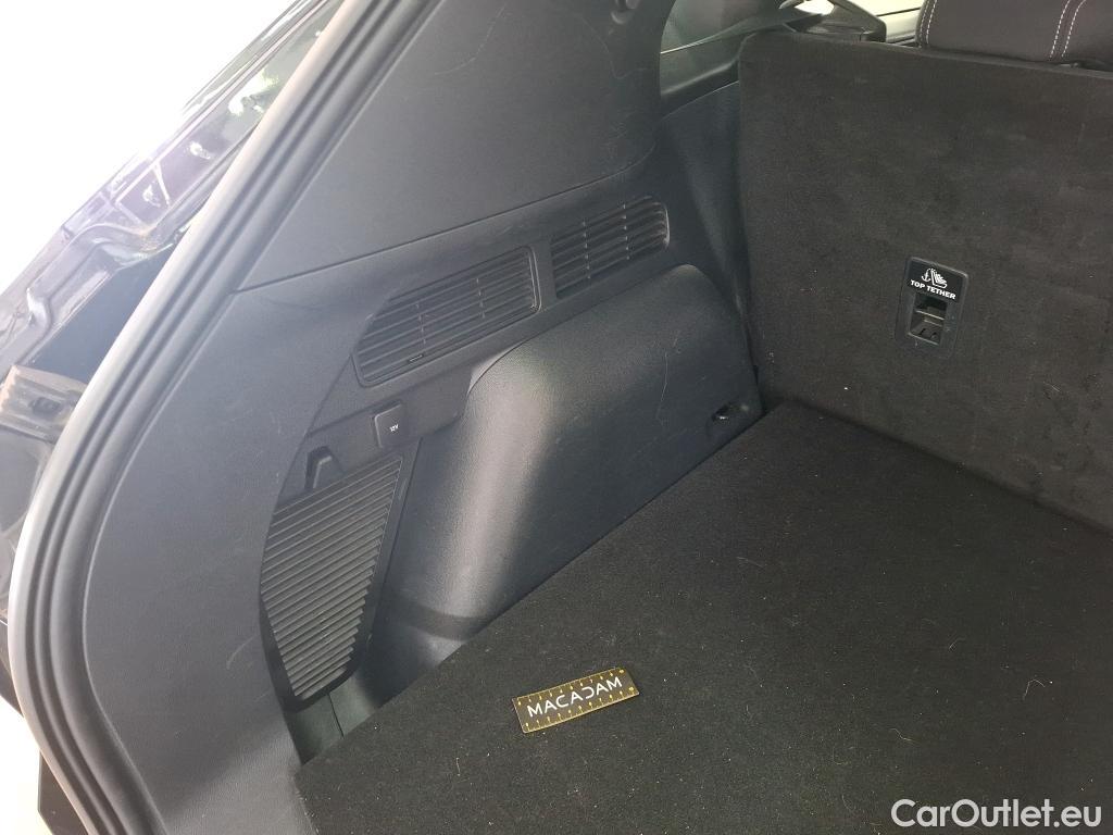  Ford  Kuga FORD  / 2019 / 5P / SUV 2.5 Dur 225 hybrid PHEV Pshift Titanium #34