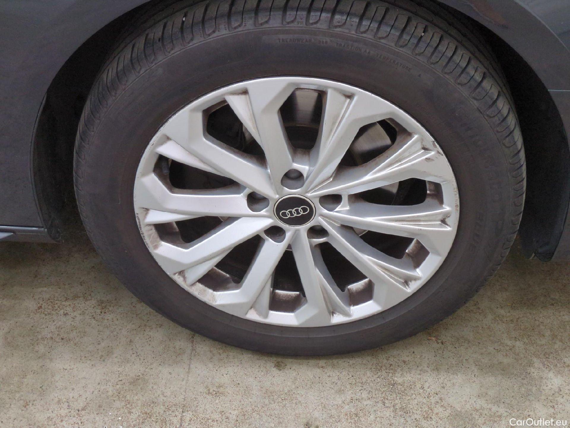  Audi  A4  Avant 30 TDI Business Line 2.0 TDI 135CV BVA7 E6d #1