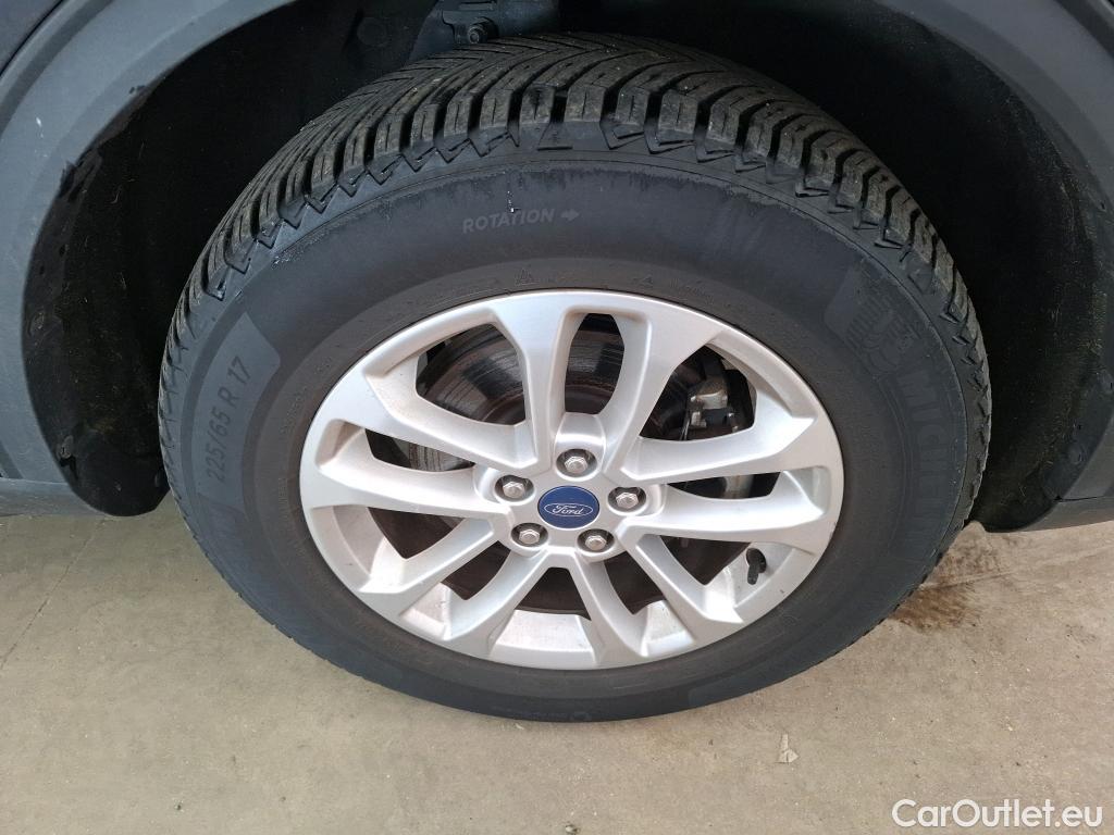  Ford  Kuga FORD  / 2019 / 5P / SUV 2.5 Dur 225 hybrid PHEV Pshift Titanium #31