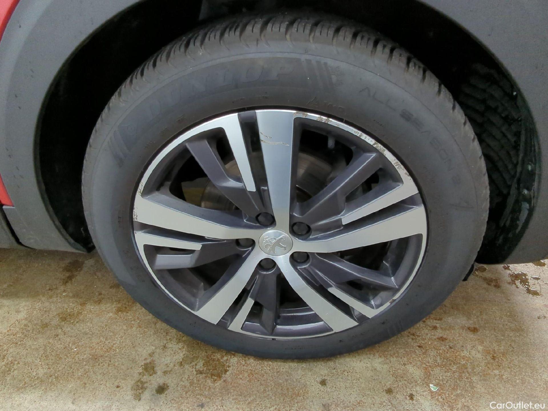  Peugeot  3008  Allure Pack 1.5 HDi 130CV BVA8 E6d #3