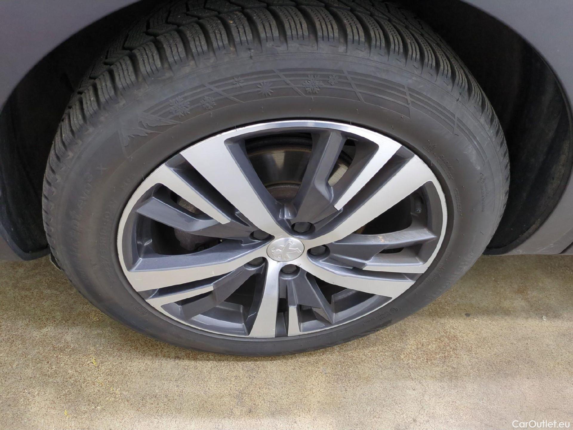  Peugeot  5008  Allure Pack 1.5 HDi 130CV BVA8 7 Sieges E6d #7