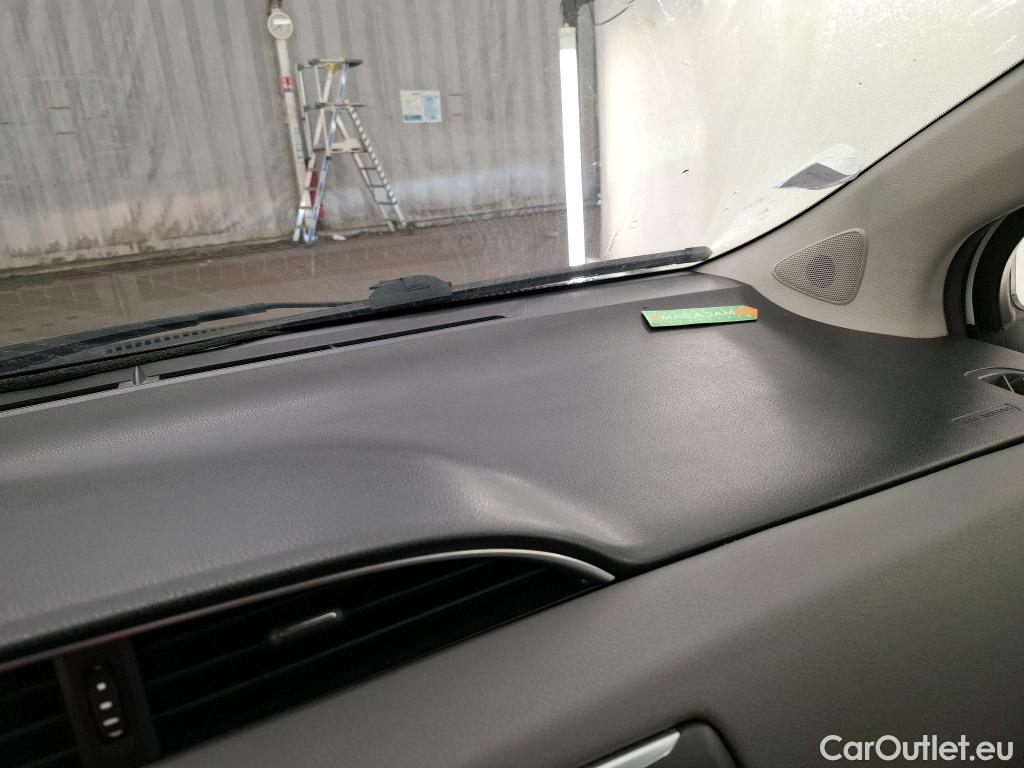  Toyota  Yaris TOYOTA  / 2017 / 5P / Berline 110 VVT-i France Business #26
