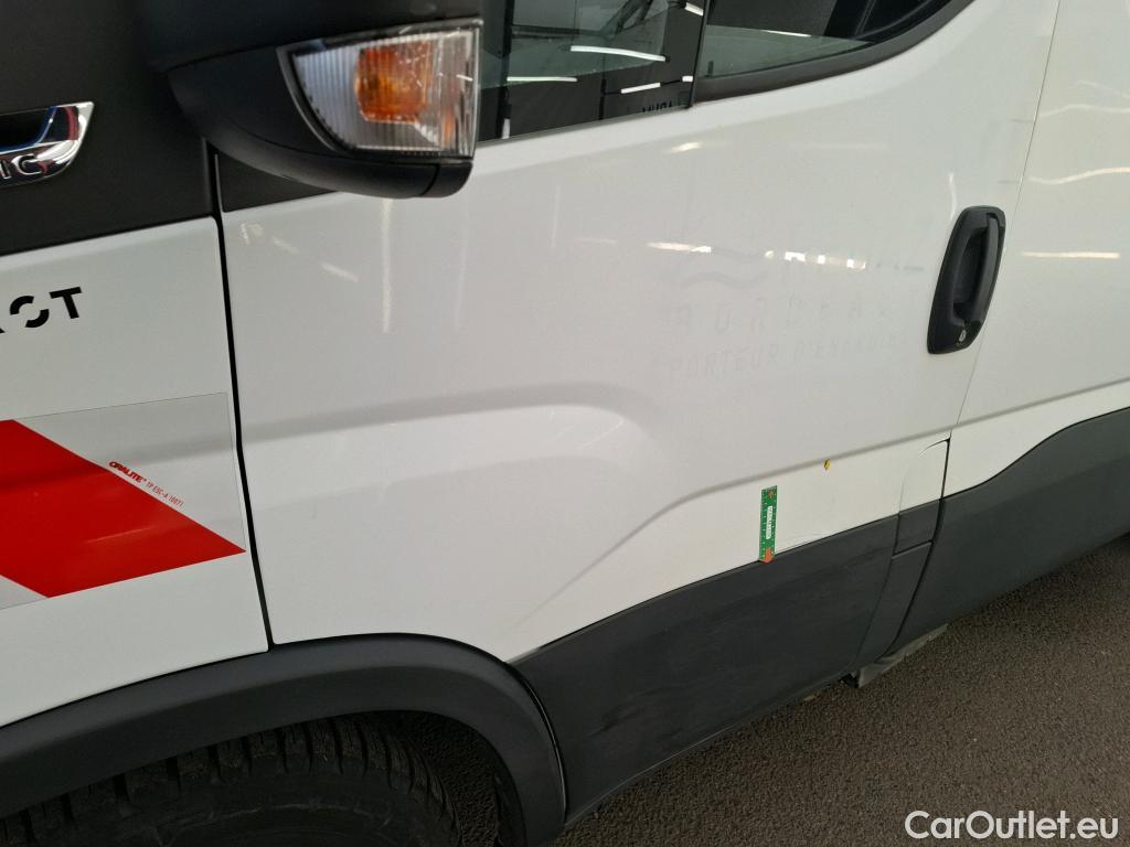  Iveco  Daily IVECO  / 2014 / 4P / Fourgon tôlé 3.0 35S14NA8 V11 H2 3520 B POWER / GNV #12