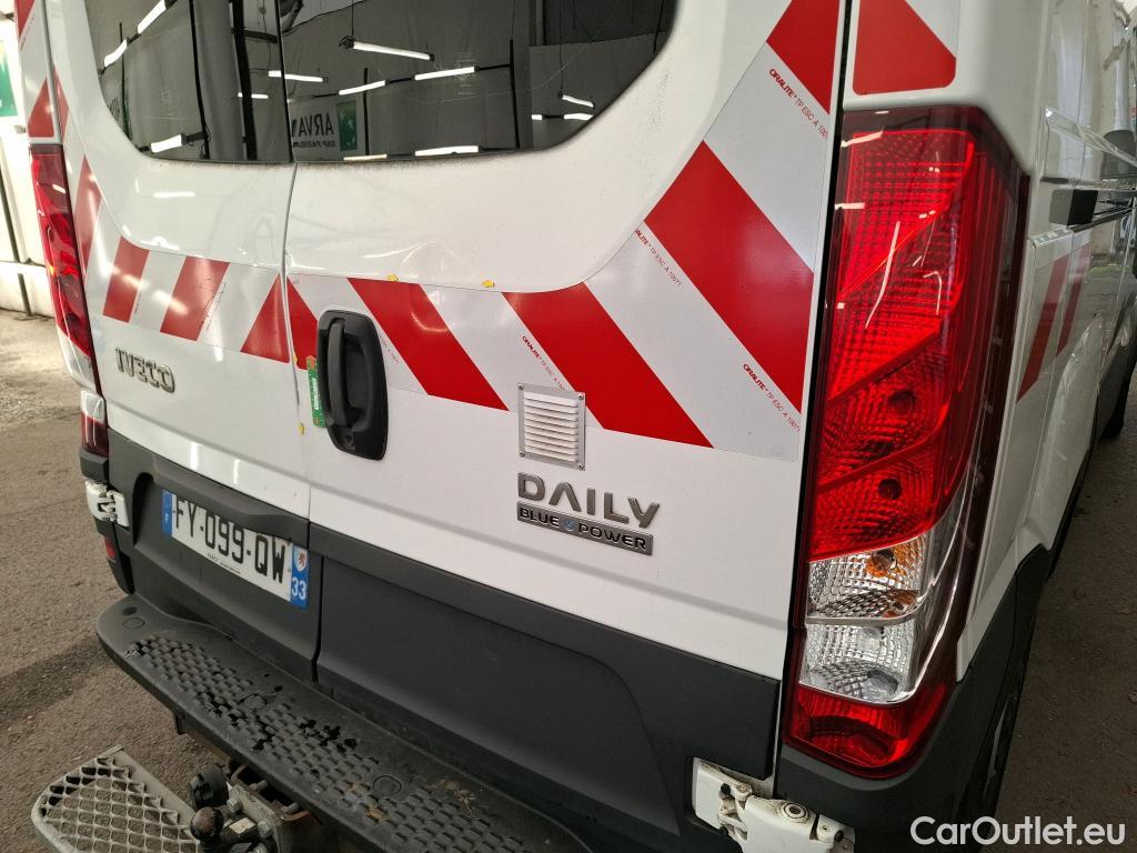  Iveco  Daily IVECO  / 2014 / 4P / Fourgon tôlé 3.0 35S14NA8 V11 H2 3520 B POWER / GNV #9
