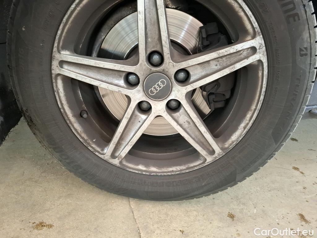  Audi  A4  Avant 30 TDI Business Line 2.0 TDI 135CV BVA7 E6d #93