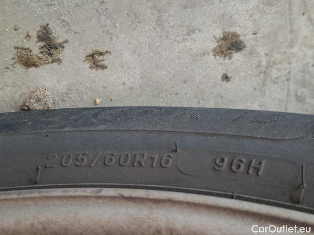  Audi  A4  Avant 30 TDI Business Line 2.0 TDI 135CV BVA7 E6d #57