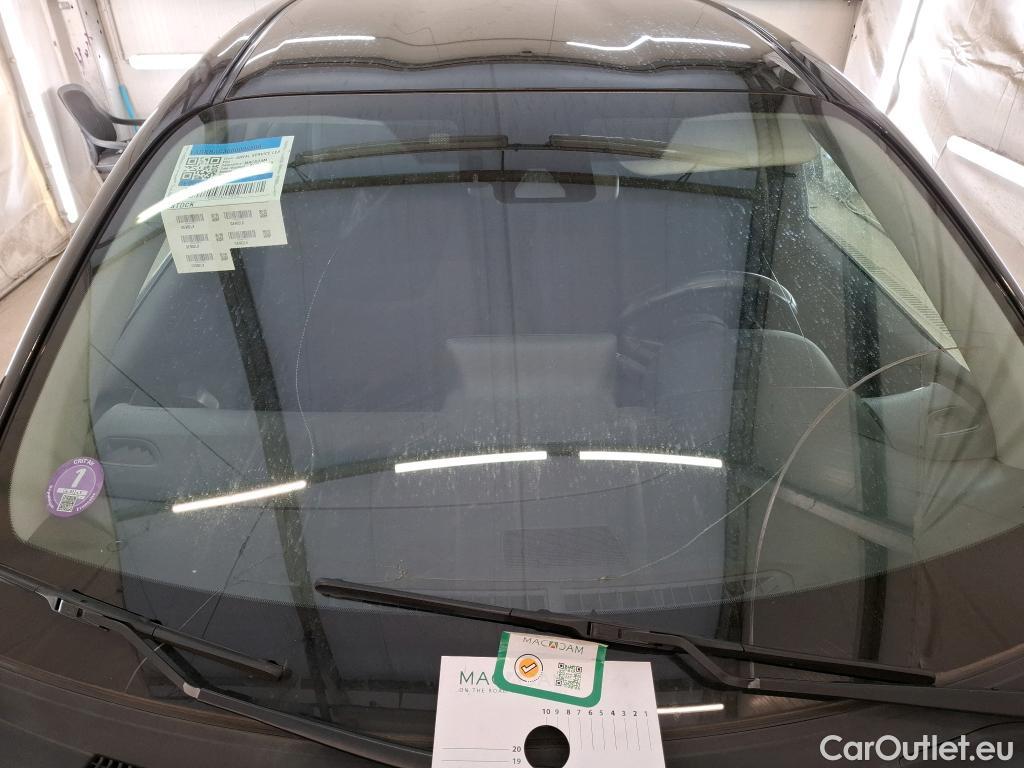  Toyota  Yaris TOYOTA  Hybride / 2019 / 5P / Berline Hybride 116h Dynamic Business Stage Acad #76