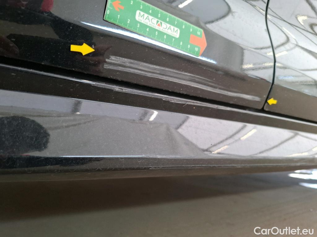  Toyota  Corolla TOYOTA  / 2018 / 5P / Berline Hybride 122h Dynamic Business Stage Acad #8