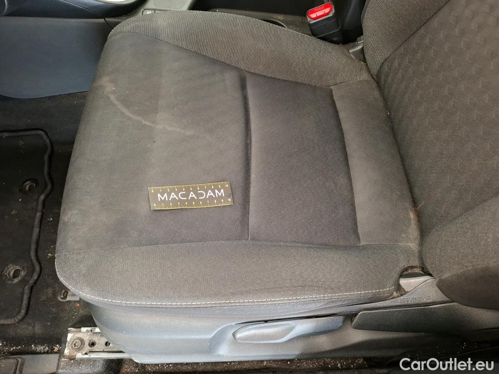  Toyota  Yaris TOYOTA  Hybride / 2019 / 5P / Berline Hybride 116h Dynamic Business Stage Acad #71