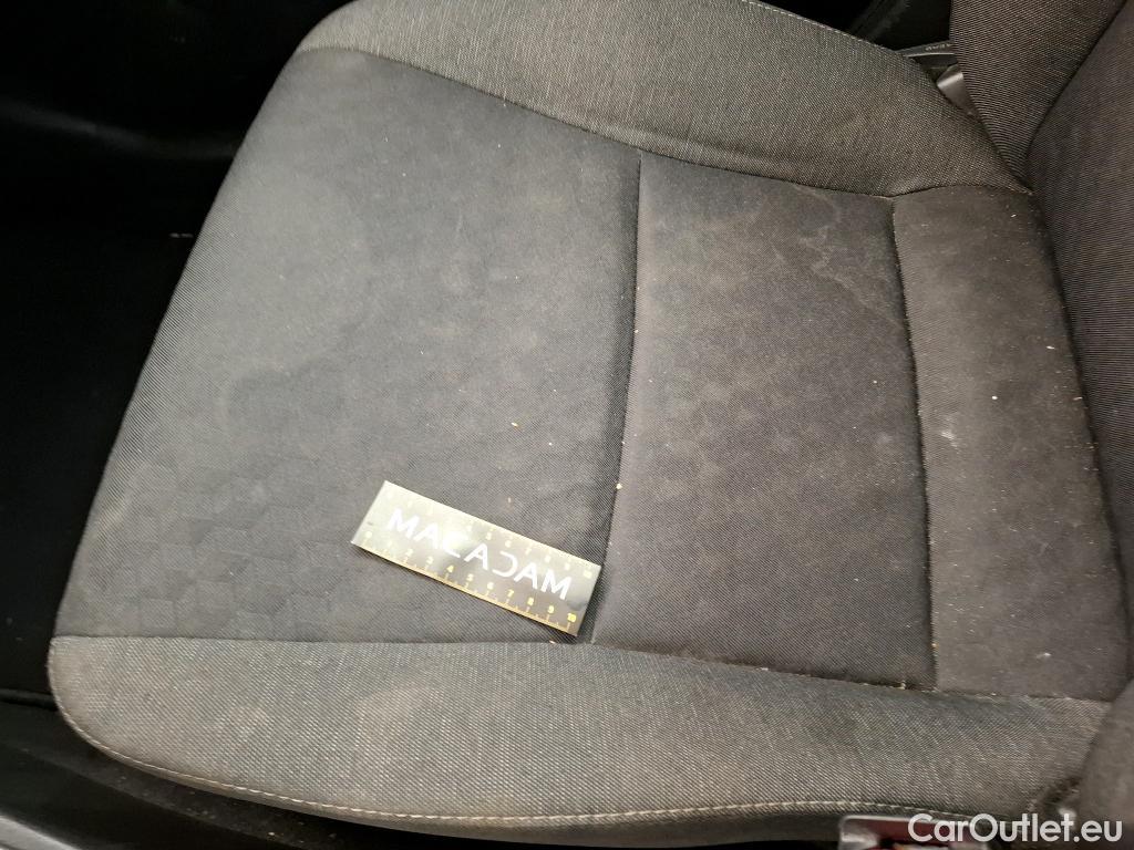  Toyota  Yaris TOYOTA  Hybride / 2019 / 5P / Berline Hybride 116h Dynamic Business Stage Acad #70