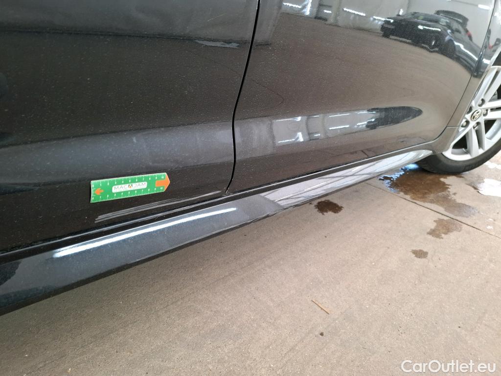  Toyota  Corolla TOYOTA  / 2018 / 5P / Berline Hybride 122h Dynamic Business Stage Acad #23