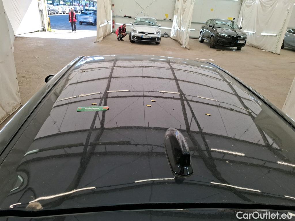  Toyota  Corolla TOYOTA  / 2018 / 5P / Berline Hybride 122h Dynamic Business Stage Acad #1