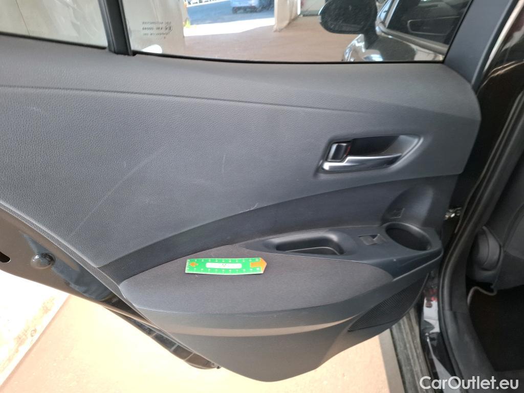  Toyota  Corolla TOYOTA  / 2018 / 5P / Berline Hybride 122h Dynamic Business Stage Acad #25