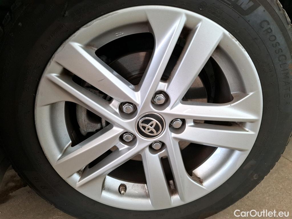  Toyota  Corolla TOYOTA  / 2018 / 5P / Berline Hybride 122h Dynamic Business Stage Acad #18