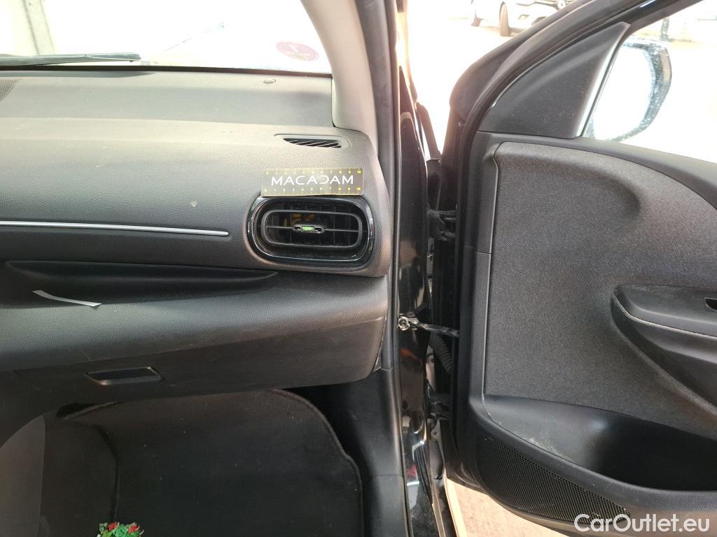  Toyota  Yaris TOYOTA  Hybride / 2019 / 5P / Berline Hybride 116h Dynamic Business Stage Acad #62