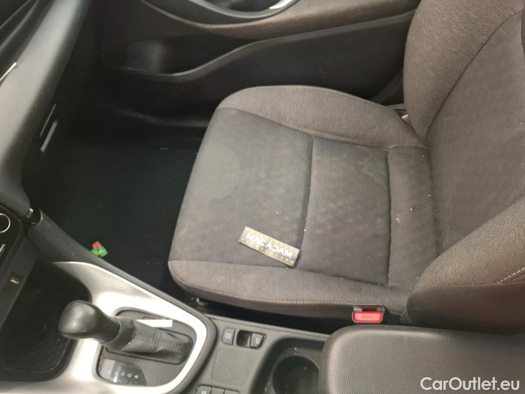  Toyota  Yaris TOYOTA  Hybride / 2019 / 5P / Berline Hybride 116h Dynamic Business Stage Acad #69