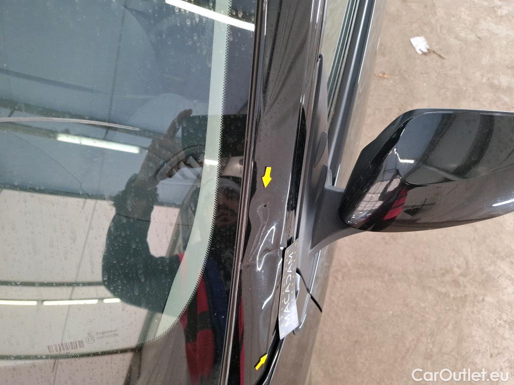  Toyota  Yaris TOYOTA  Hybride / 2019 / 5P / Berline Hybride 116h Dynamic Business Stage Acad #31