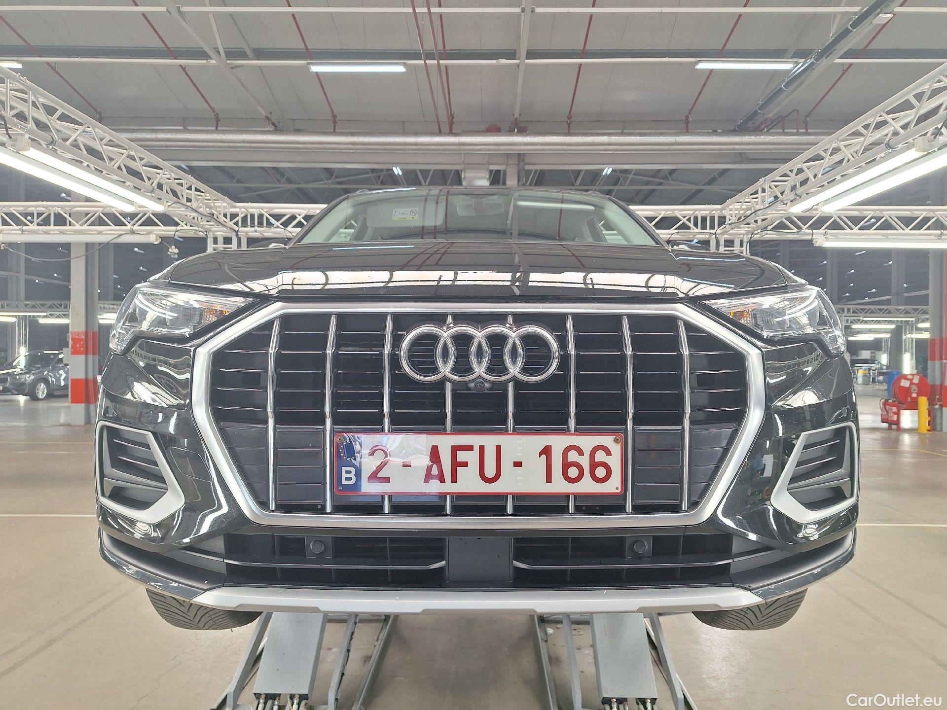  Audi  Q3 Audi,  '18, Audi  35 TFSI S tronic Advanced 5d #18