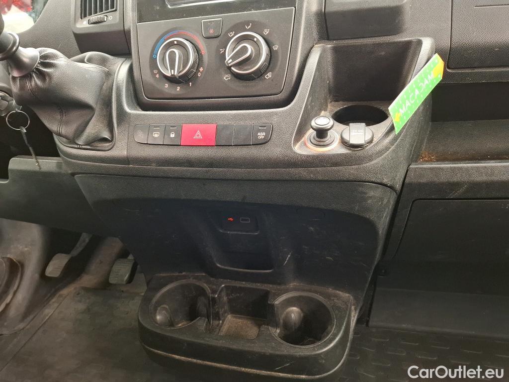  Citroen  Jumper CITROEN  / 2014 / 4P / Fourgon tôlé 33 L1H1 BlueHDi 110 BVM6 Club #121