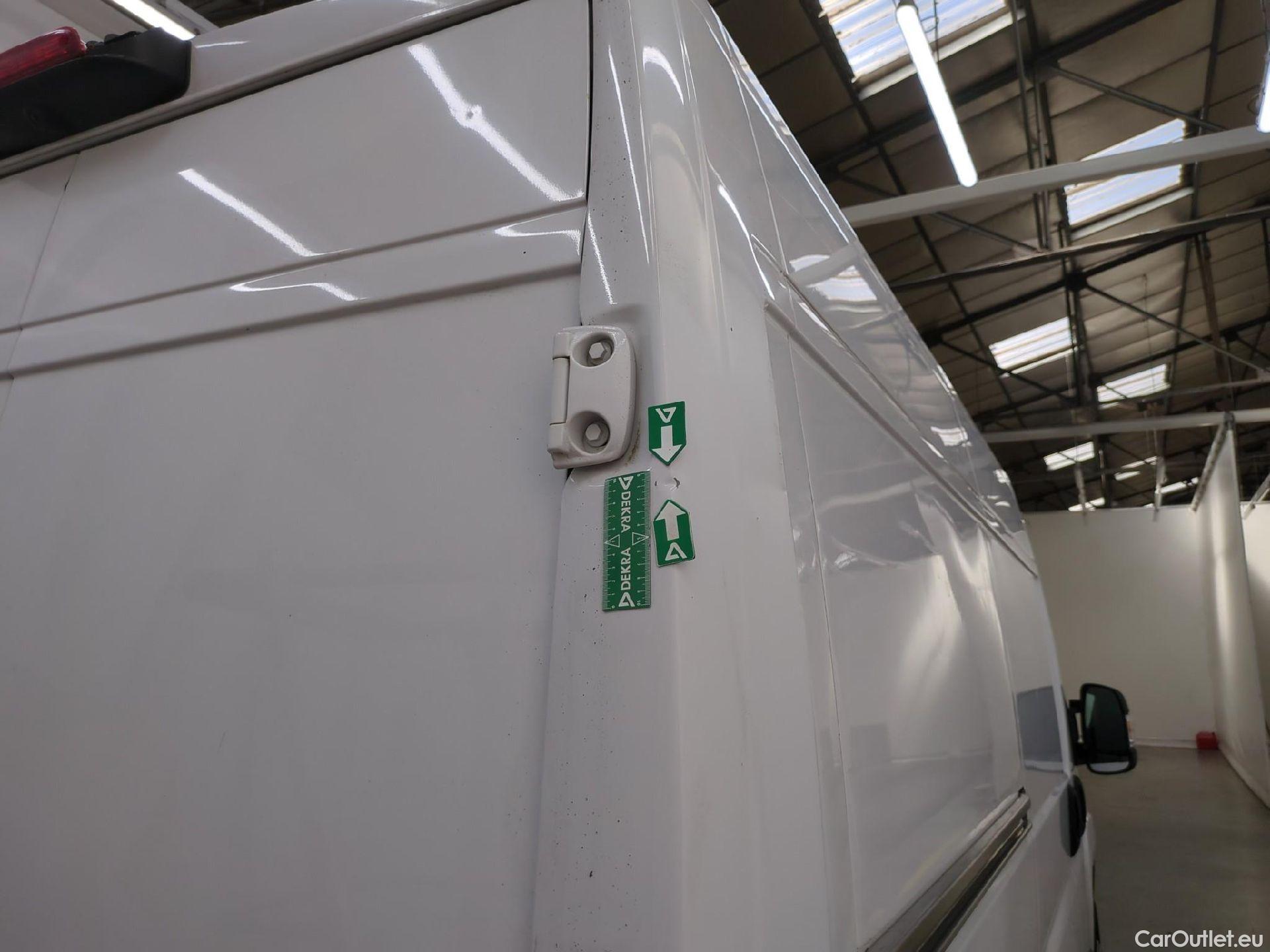 Fiat  Ducato FIAT  / 2014 / 4P / Fourgon tôlé 3.0 M H2 2.3 Multijet 120 Pack Pro Nav #49
