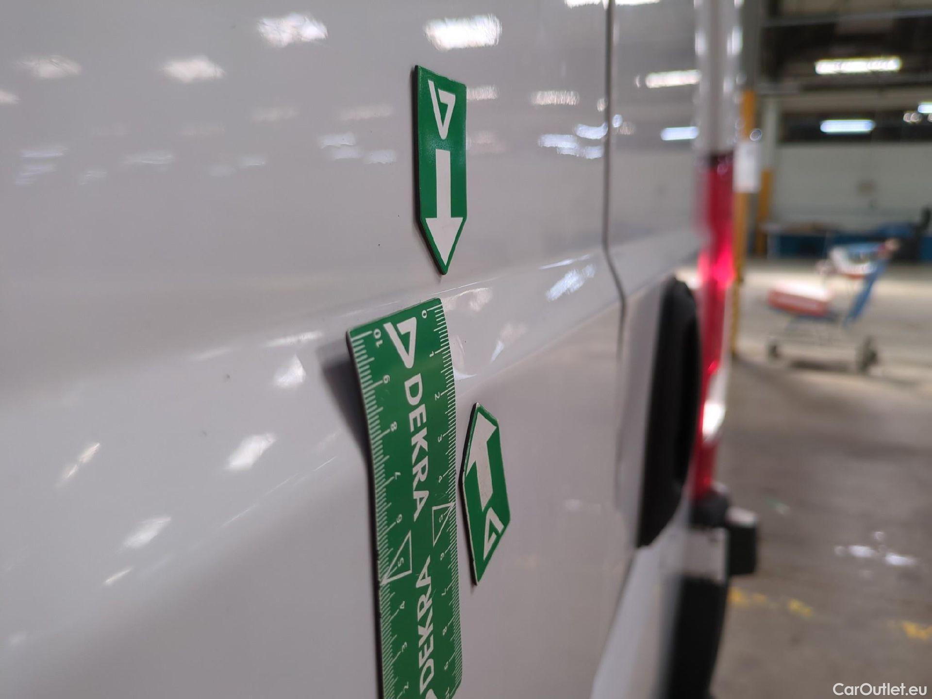  Fiat  Ducato FIAT  / 2014 / 4P / Fourgon tôlé 3.0 M H2 2.3 Multijet 120 Pack Pro Nav #37