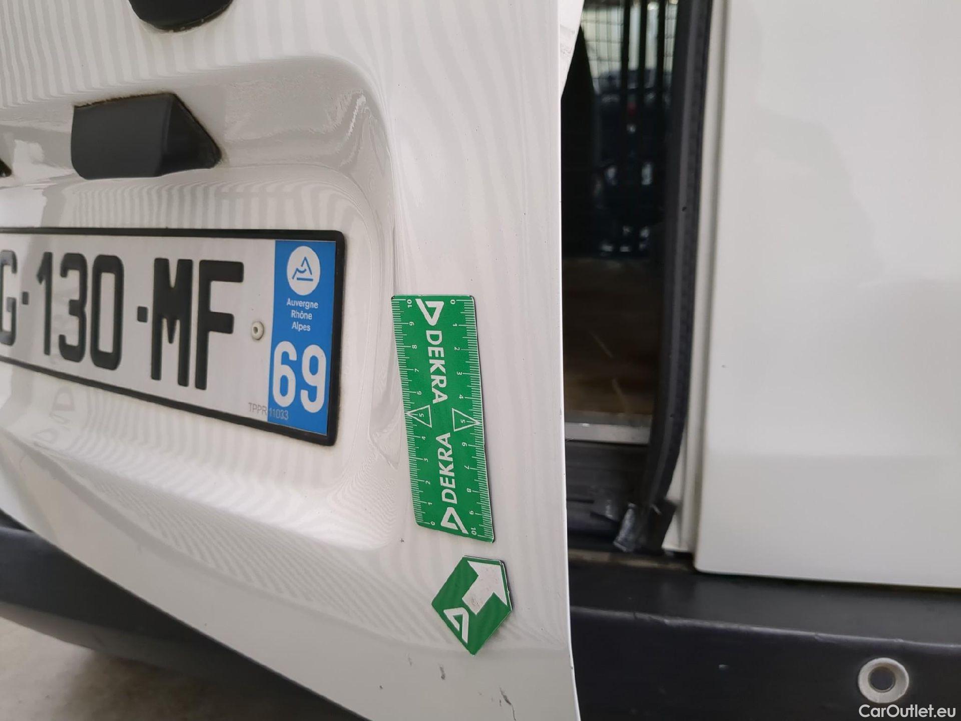  Fiat  Fiorino FIAT  VU 4p Fourgonnette 1.3 Multijet 80 class II Pack Pro Nav #23