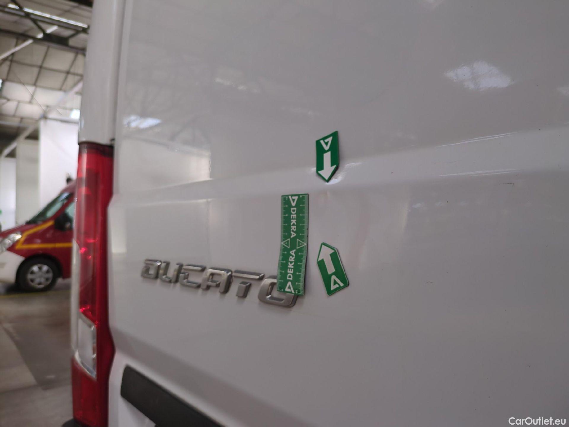 Fiat  Ducato FIAT  / 2014 / 4P / Fourgon tôlé 3.0 M H2 2.3 Multijet 120 Pack Pro Nav #39