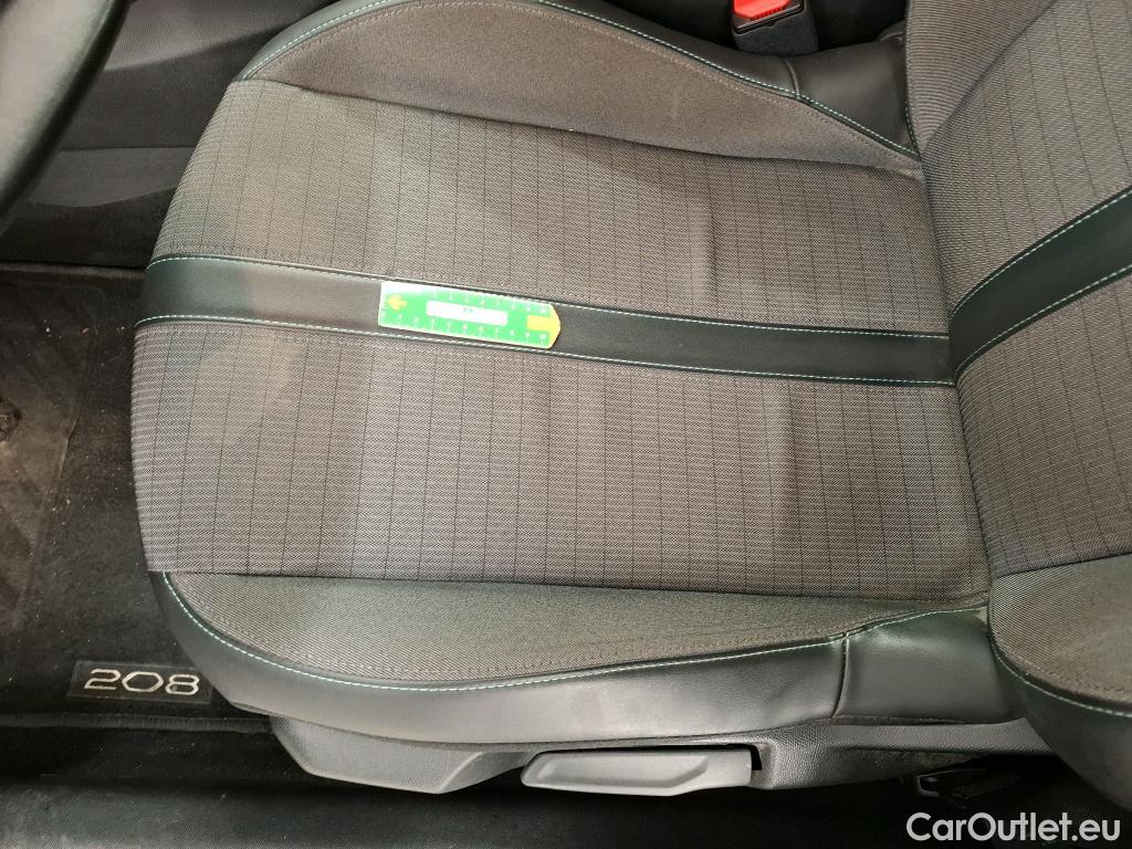  Peugeot  208  Allure Pack 1.2 PureTech 100CV BVA8 E6d
 #30
