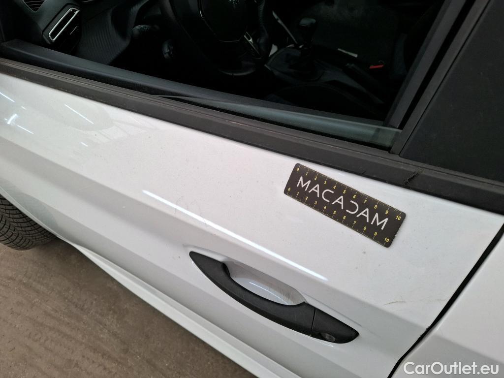  Peugeot  208  Premium 1.5 HDi 100CV BVM6 E6d #44