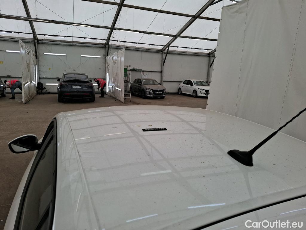  Peugeot  208  Premium 1.5 HDi 100CV BVM6 E6d #36