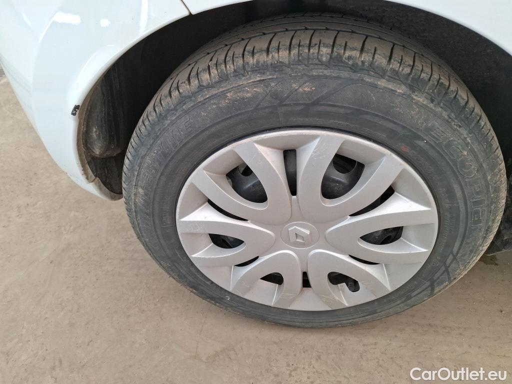  Renault  Clio  IV Air MediaNav 1.5 dCi 75CV BVM5 E6 #28