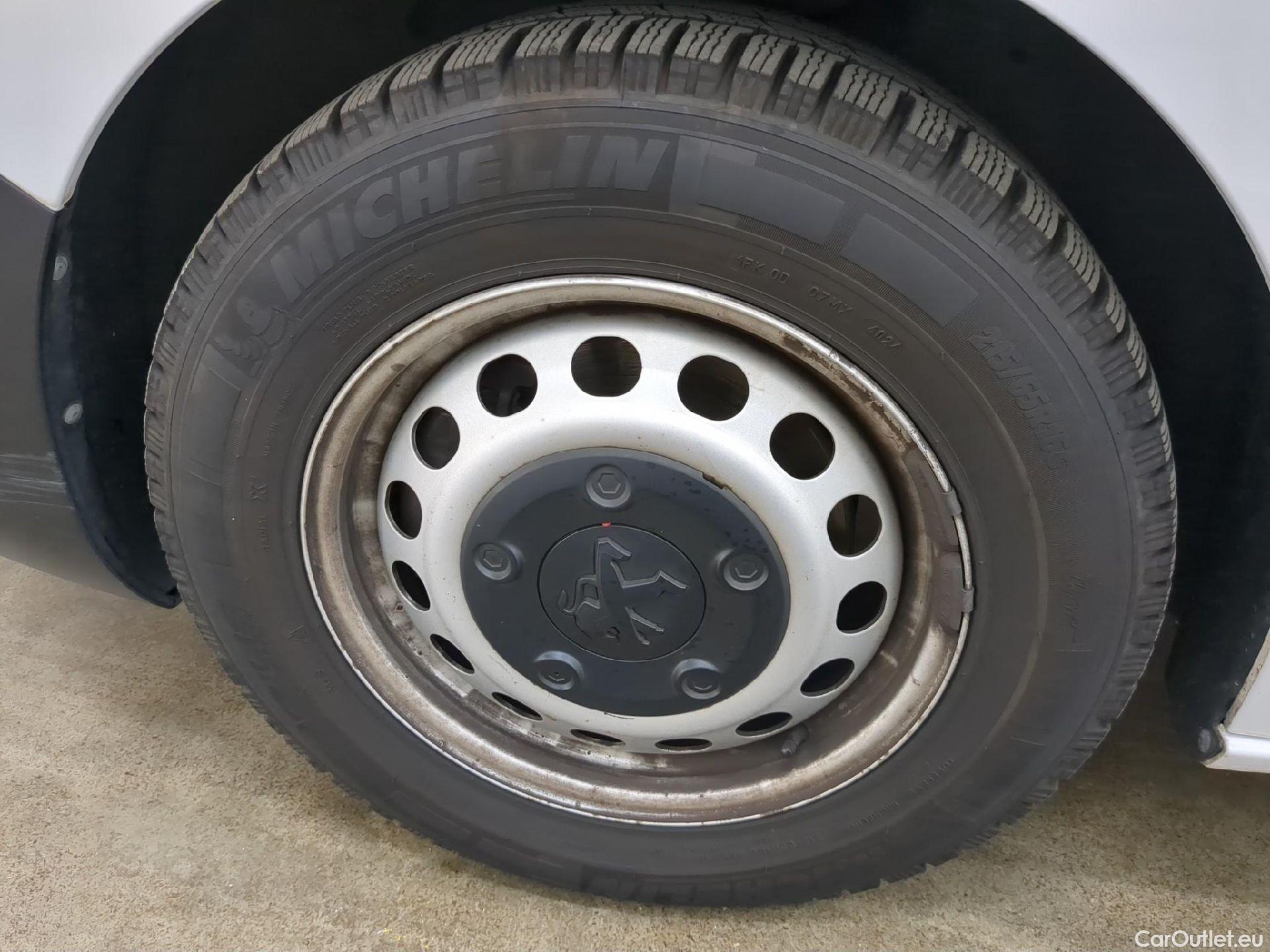  Peugeot  Expert  Fourgon Asphalt Standard 1.5 HDi 120CV BVM6 E6dT #1