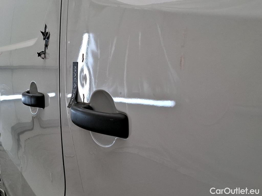  Renault  Trafic  III Fourgon L2H1 3T Confort 2.0 dCi 130CV BVM6 E6d #54