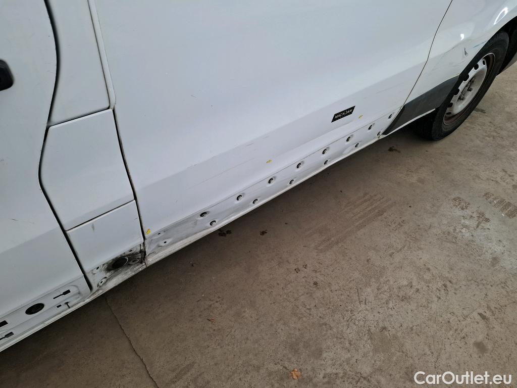  Renault  Trafic  III Fourgon L2H1 3T Confort 2.0 dCi 130CV BVM6 E6d #12