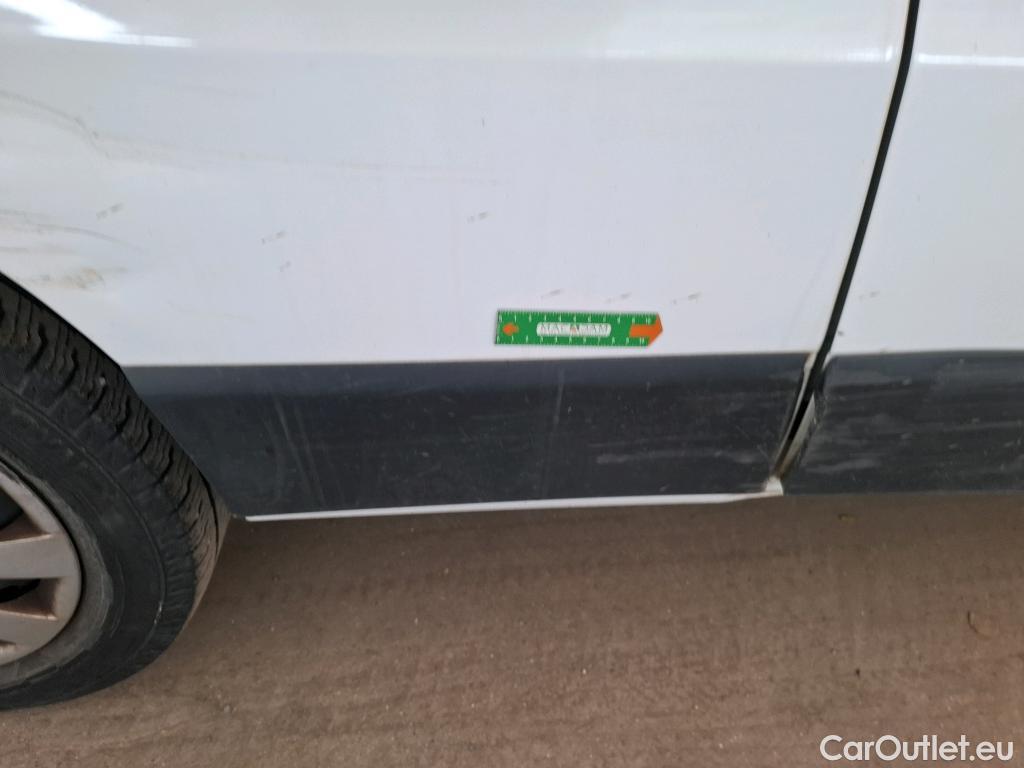 Renault  Trafic RENAULT  VU 4p Fourgon FG GCF L2H1 1300 dCi 120 #40
