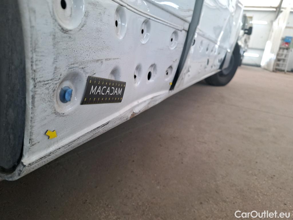  Renault  Trafic  III Fourgon L2H1 3T Grand Confort 2.0 dCi 130CV BVM6 E6d #50