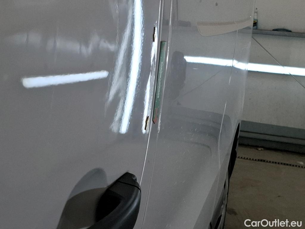  Renault  Trafic RENAULT  VU 4p Fourgon FG GCF L2H1 1300 dCi 120 #27
