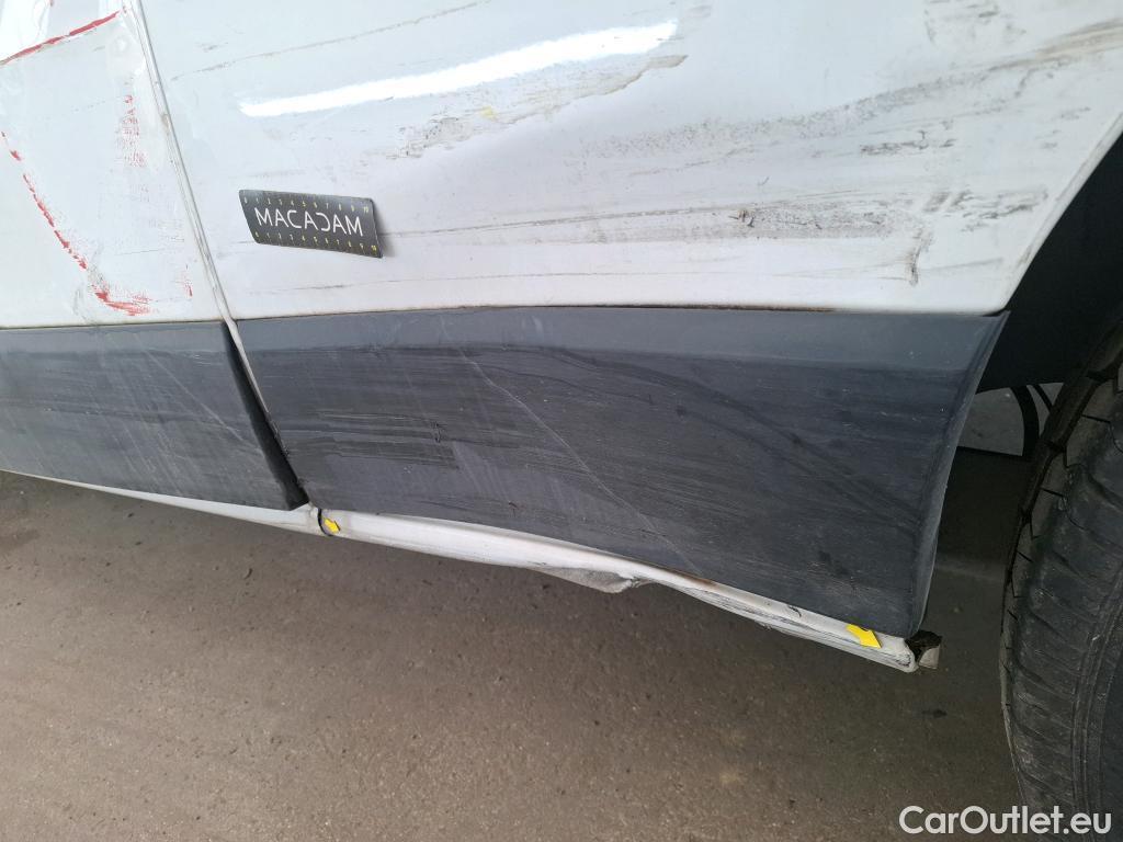  Renault  Trafic  III Fourgon L2H1 3T Grand Confort 2.0 dCi 130CV BVM6 E6d #40