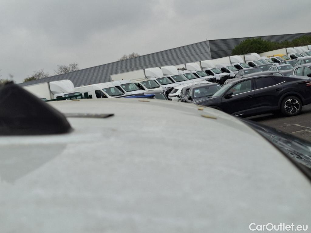  Renault  Trafic RENAULT  / 2019 / 4P / Fourgon tole NV FG GCF L1H1 1000 Energy dCi 145 #61