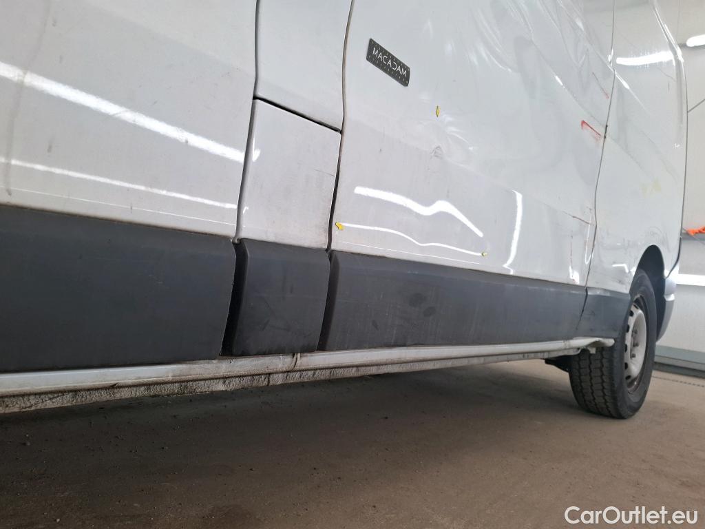  Renault  Trafic  III Fourgon L2H1 3T Grand Confort 2.0 dCi 130CV BVM6 E6d #19