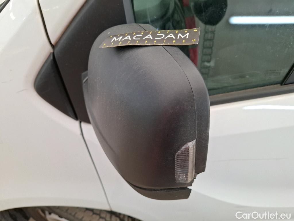  Renault  Trafic  III Fourgon L2H1 3T Confort 2.0 dCi 130CV BVM6 E6d #154