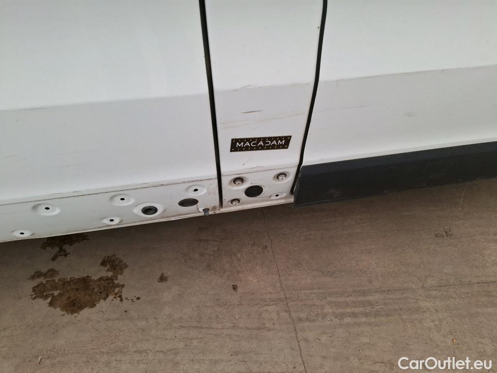  Renault  Trafic  III Fourgon L2H1 3T Confort 2.0 dCi 130CV BVM6 E6d #150