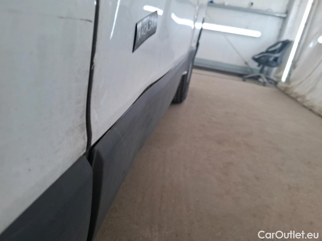  Renault  Trafic  III Fourgon L2H1 3T Grand Confort 2.0 dCi 130CV BVM6 E6d #82