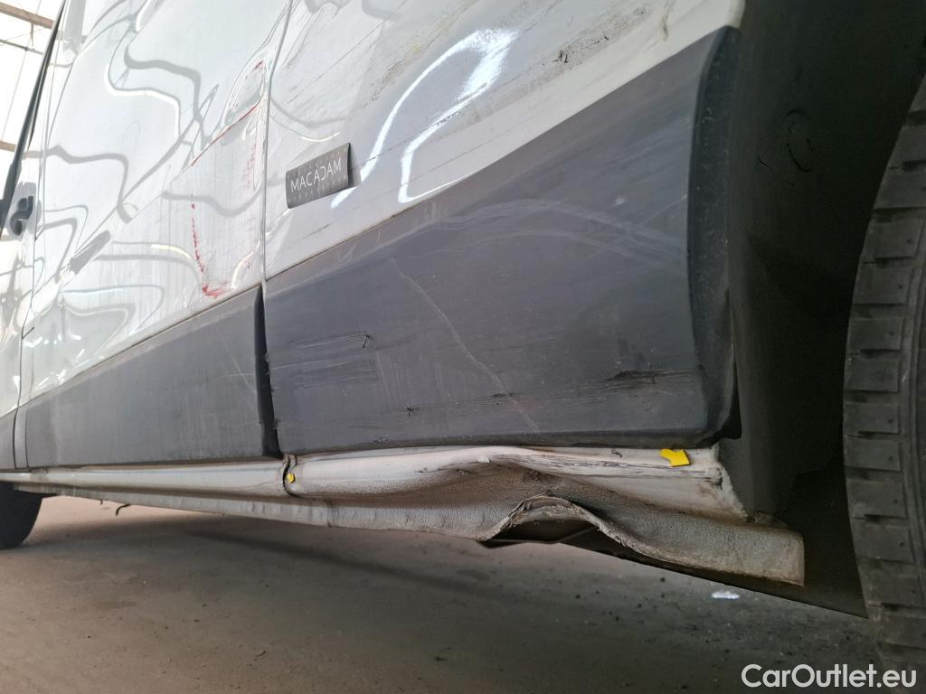 Renault  Trafic  III Fourgon L2H1 3T Grand Confort 2.0 dCi 130CV BVM6 E6d #41
