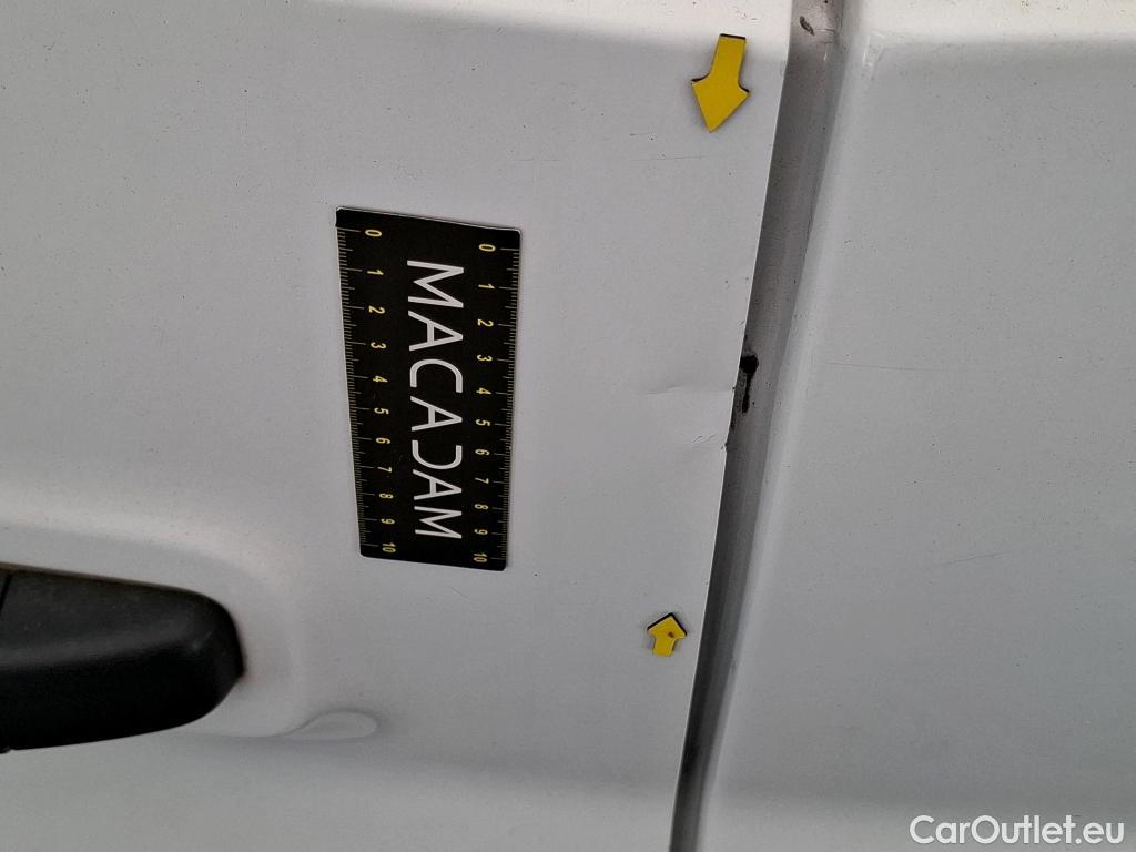  Renault  Trafic  III Fourgon L2H1 3T Confort 2.0 dCi 130CV BVM6 E6d #40